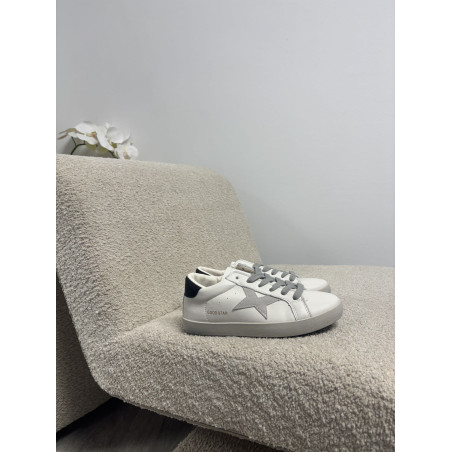 DEPORTIVAS ESTRELLA GRIS