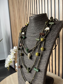 COLLAR LARGO VERDE