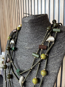 COLLAR LARGO VERDE