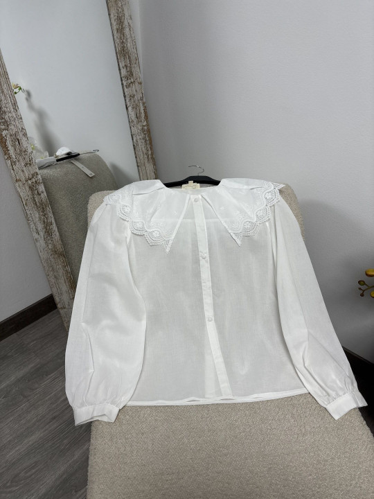 BLUSA BLANCA CUELLO BOBO