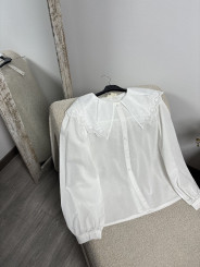 BLUSA BLANCA CUELLO BOBO