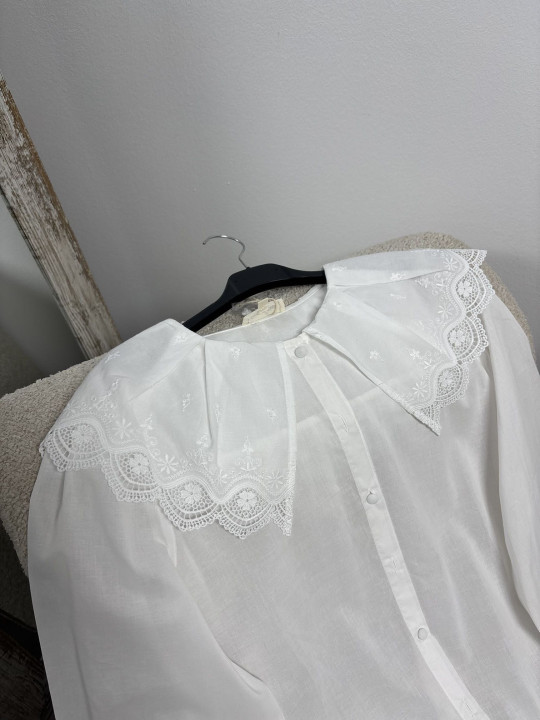 BLUSA BLANCA CUELLO BOBO
